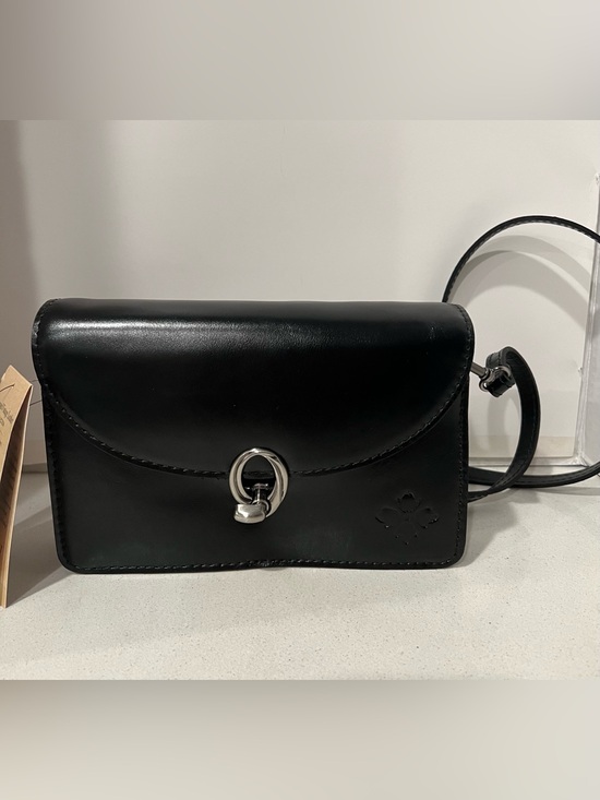 Patricia Nash Handbags - Patricia Nash Bella Leather Crossbody black